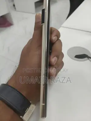 High-End Google Pixel Smartphone with Dual SIM