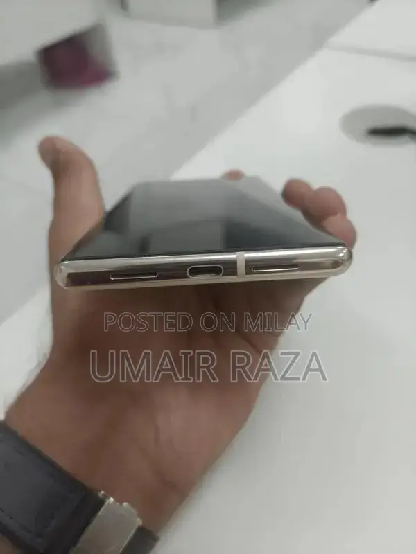 High-End Google Pixel Smartphone with Dual SIM