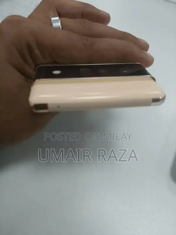 High-End Google Pixel Smartphone with Dual SIM