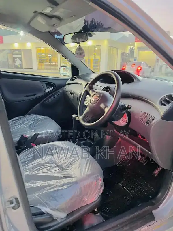 Toyota Vitz 1999 Compact City Car with AC