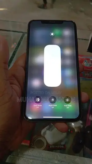 Photo - Apple iPhone XS Max 64GB Golden Smartphone