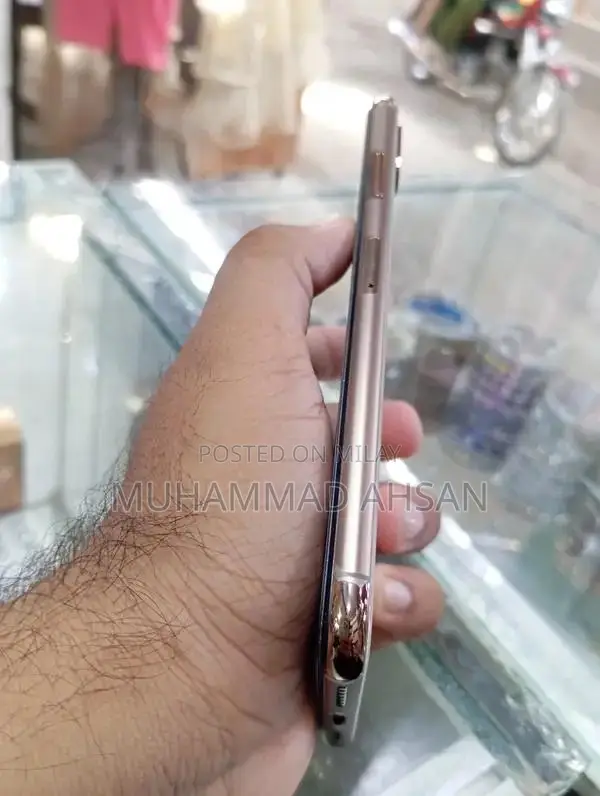 Apple iPhone XS Max 64GB Golden Smartphone