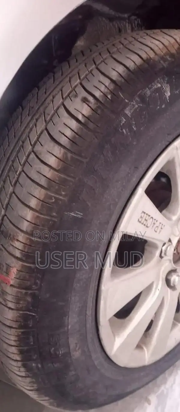 2004 Santeo Sedan Reliable Vehicle for Sale