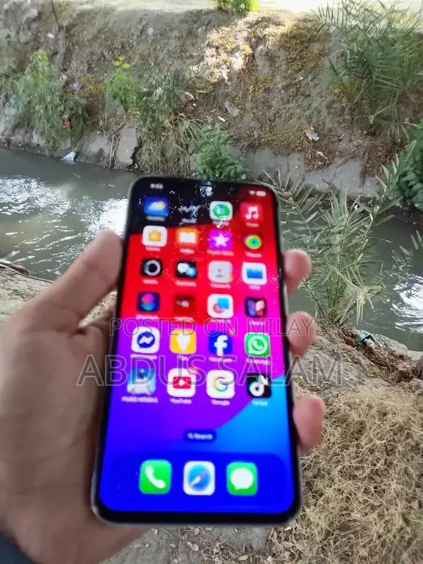 Apple iPhone XS Max Smartphone - Pre-Owned Excellent Condition