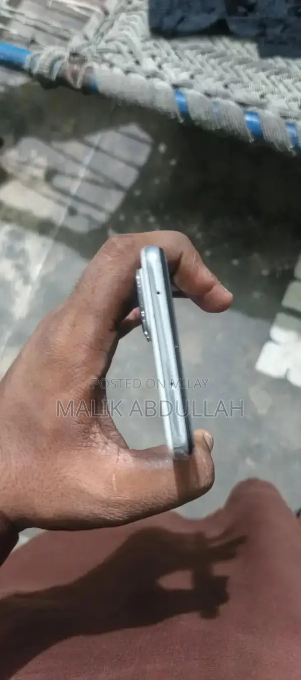 Preowned Mobile Device in Excellent Condition