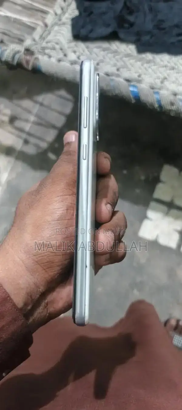 Preowned Mobile Device in Excellent Condition