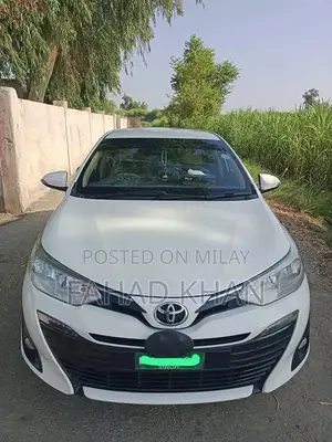 Photo - Toyota Yaris 1.5 Ativ X Top-Line Sedan