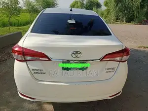 Toyota Yaris 1.5 Ativ X Top-Line Sedan