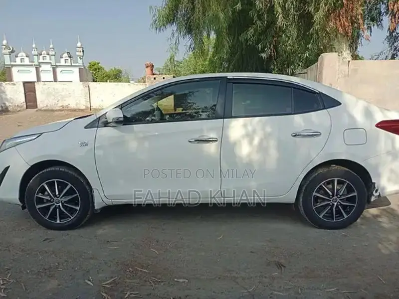 Toyota Yaris 1.5 Ativ X Top-Line Sedan