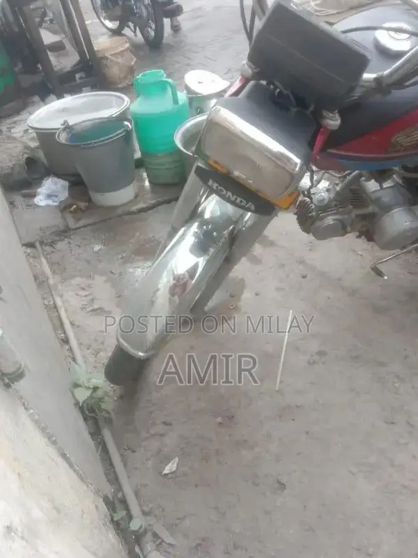 Honda CD 70 Motorcycle - Classic 2007 Model