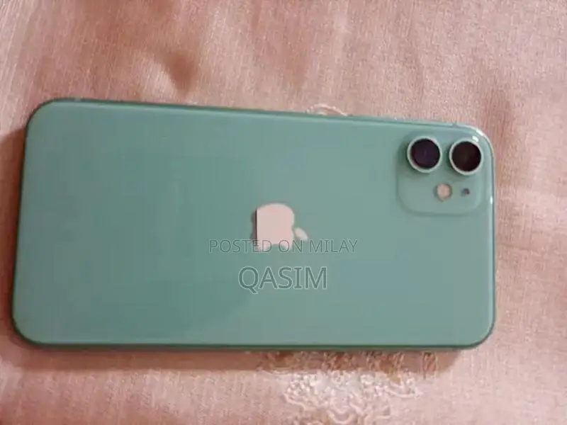 Apple iPhone 11 64GB Smartphone with Battery Replacement