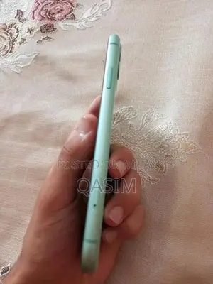 Apple iPhone 11 64GB Smartphone with Battery Replacement