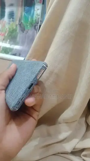 OnePlus 8 Smartphone with Camera and Display Issues