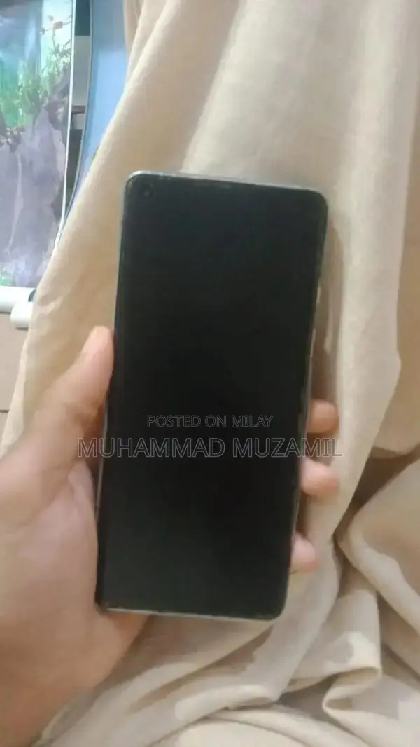 OnePlus 8 Smartphone with Camera and Display Issues