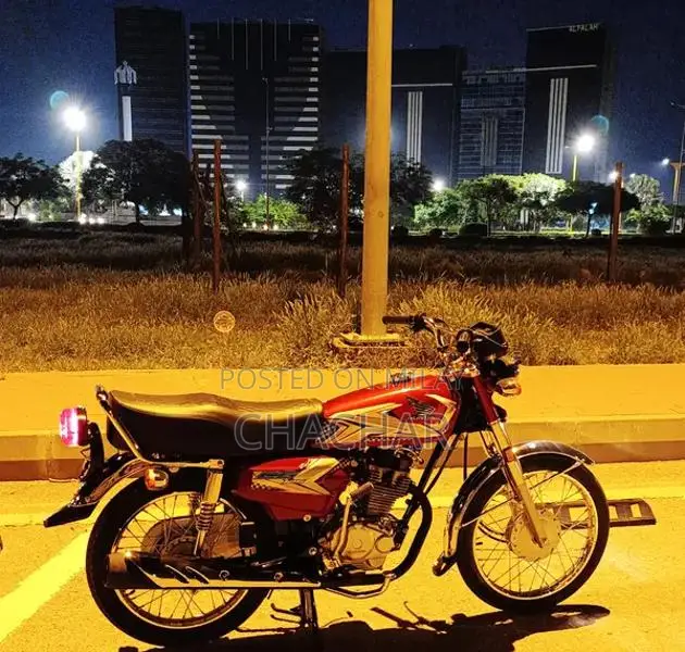 Honda G125 Motorcycle - Low Mileage Pristine Condition