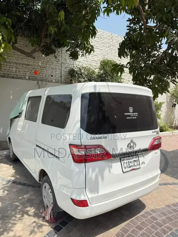 Karvan Plus Lease Vehicle - Versatile Passenger Transport