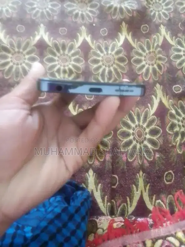 Infinix Hot 40i Smartphone 8GB RAM 256GB Storage