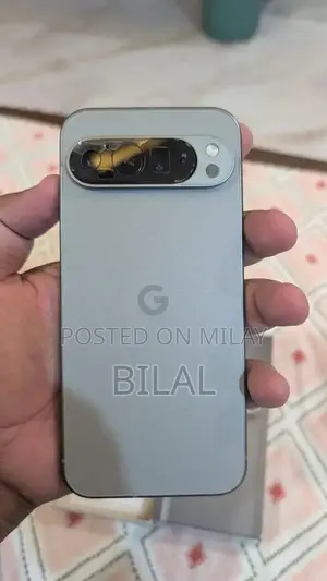 High-Performance Flagship Smartphone with Dual SIM