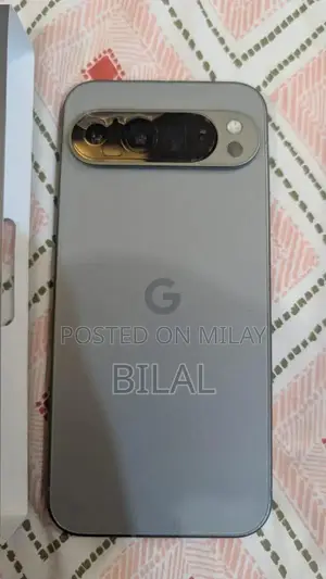 High-Performance Flagship Smartphone with Dual SIM