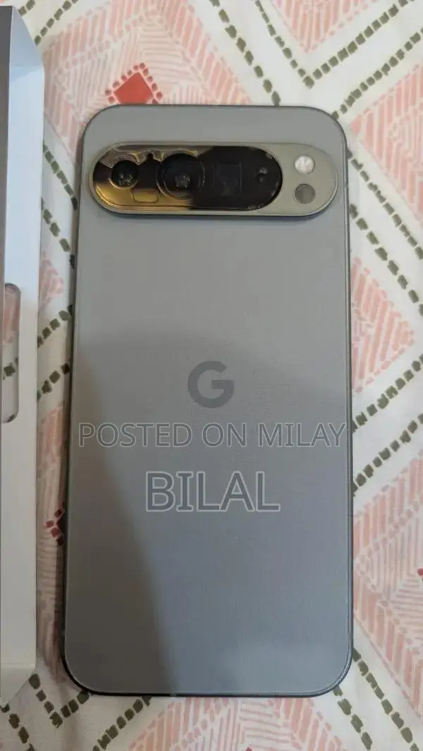 High-Performance Flagship Smartphone with Dual SIM