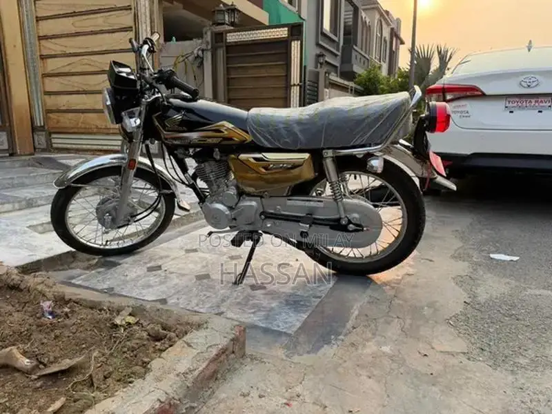 Honda 125 Black & Gold Edition Motorcycle