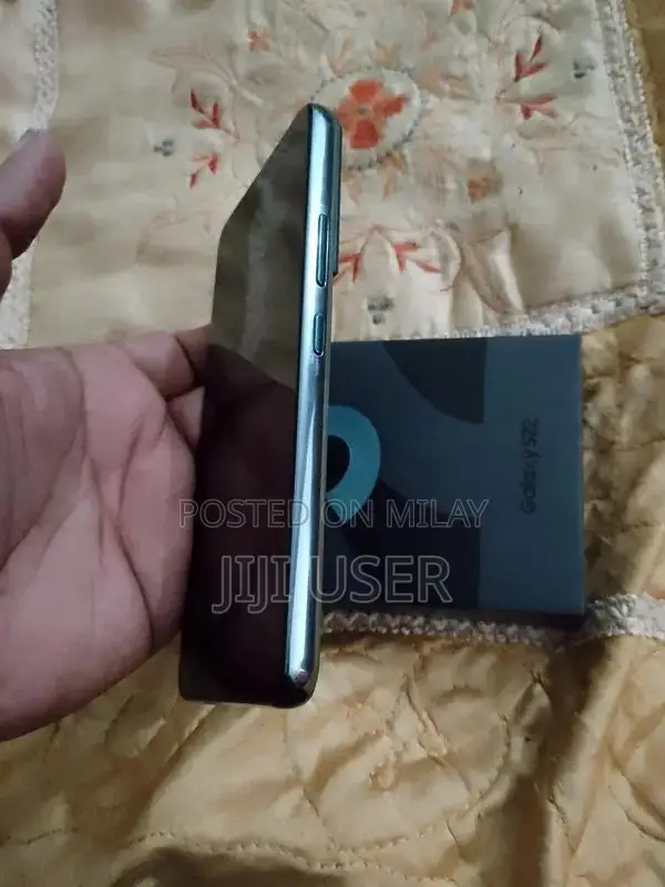 Samsung Galaxy S22 Green Edition 256GB Smartphone