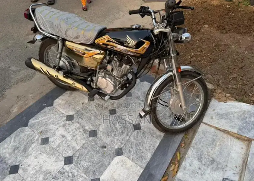 Honda 125 Black & Gold Edition Motorcycle