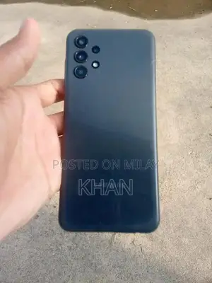 Photo - Mid-Range Smartphone with Large Storage and Display