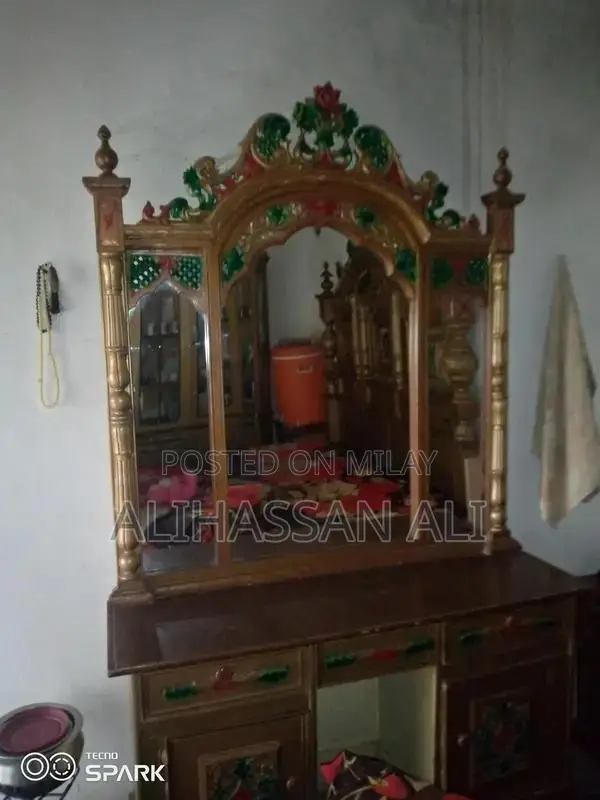 Wooden Complete Bedroom Furniture Set with Bed and Side Tables