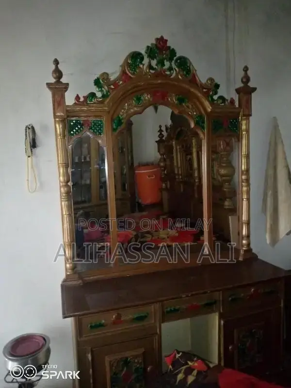 Wooden Complete Bedroom Furniture Set with Bed and Side Tables