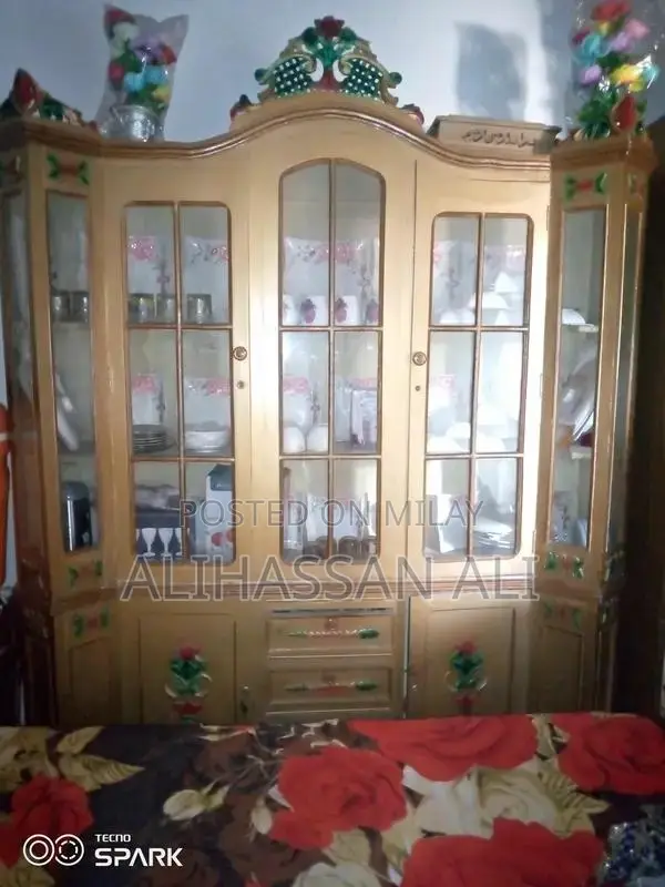 Wooden Complete Bedroom Furniture Set with Bed and Side Tables