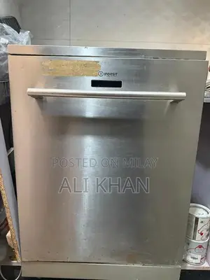 Photo - Indesit Dishwasher Made in Italy - Good Condition with Minor Repair Ne