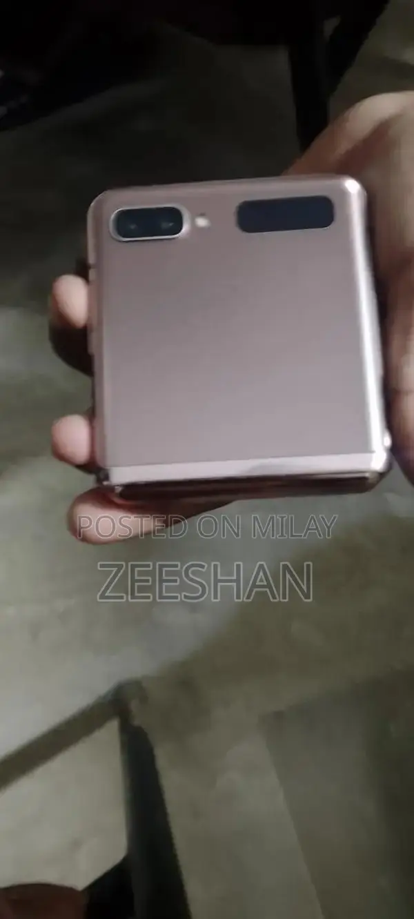 Compact Folding Smartphone with Advanced Display Technology