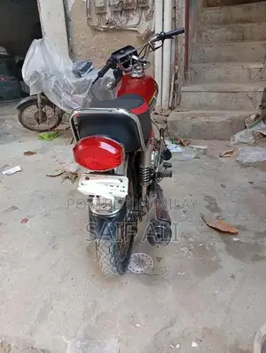 Honda 125cc Motorcycle - 2016-2017 Model Red