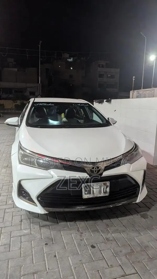 Toyota Corolla Gli Sedan - Reliable Manual Transmission Vehicle