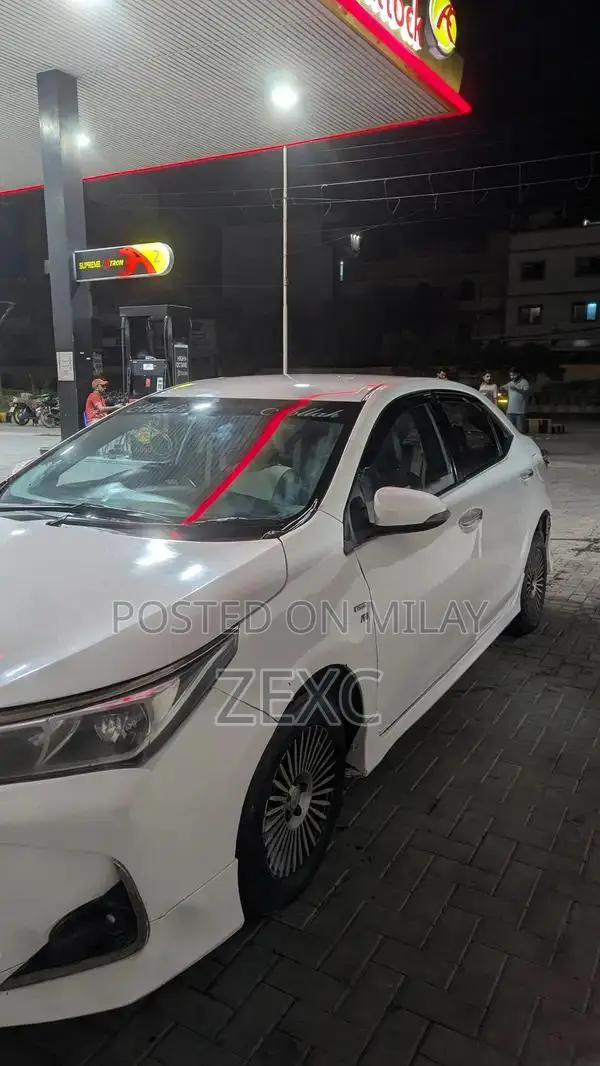 Toyota Corolla Gli Sedan - Reliable Manual Transmission Vehicle