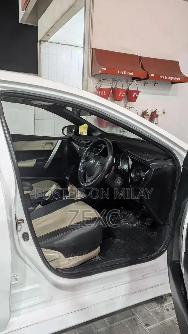 Toyota Corolla Gli Sedan - Reliable Manual Transmission Vehicle