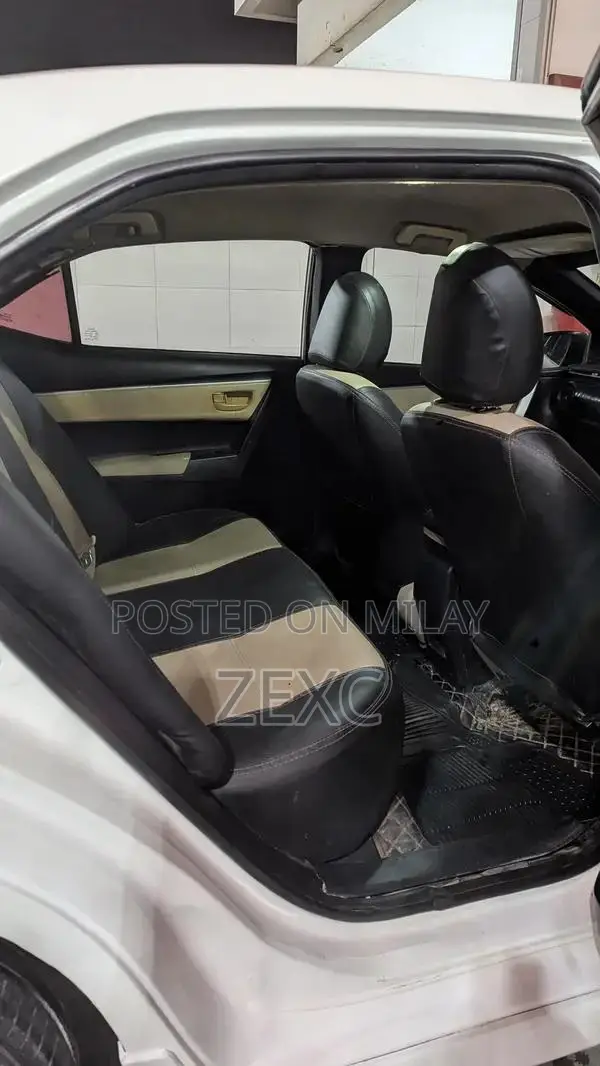 Toyota Corolla Gli Sedan - Reliable Manual Transmission Vehicle