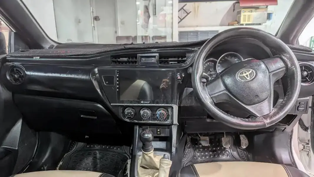 Toyota Corolla Gli Sedan - Reliable Manual Transmission Vehicle