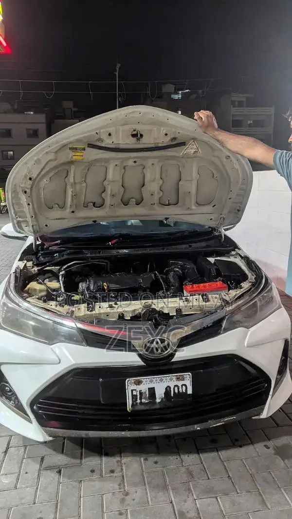 Toyota Corolla Gli Sedan - Reliable Manual Transmission Vehicle