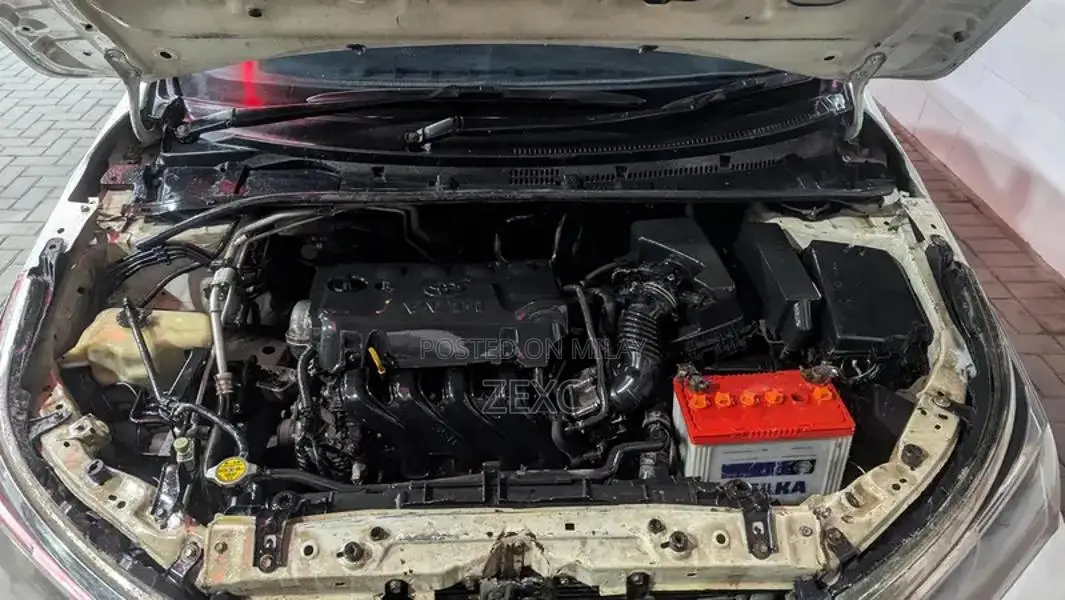 Toyota Corolla Gli Sedan - Reliable Manual Transmission Vehicle