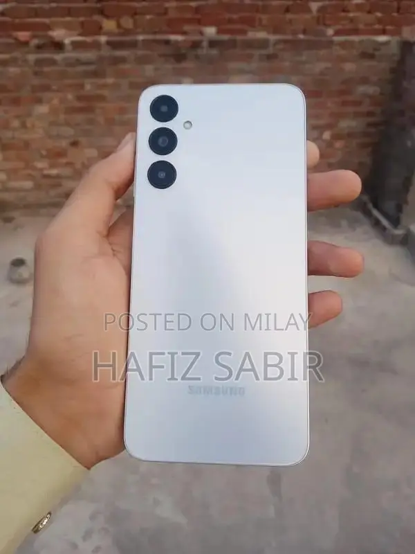 Mid-Range Smartphone with 6GB RAM and 128GB Storage