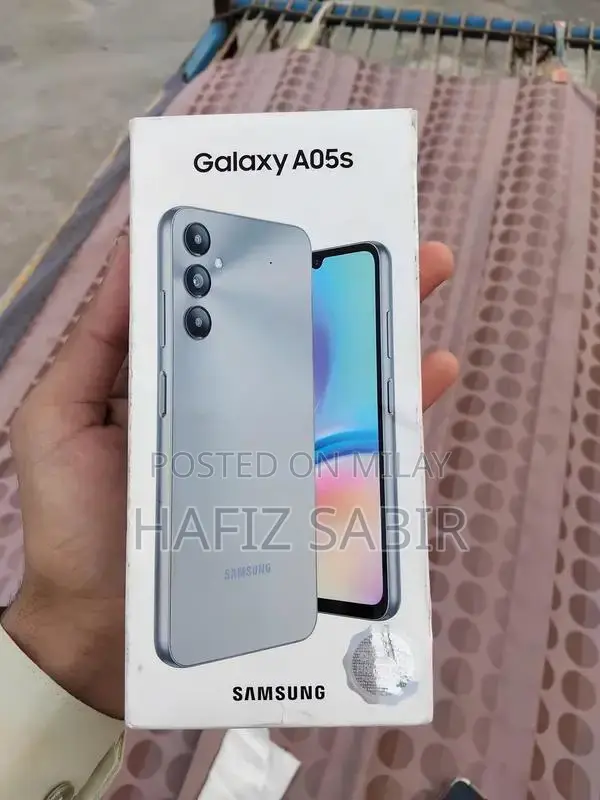 Mid-Range Smartphone with 6GB RAM and 128GB Storage