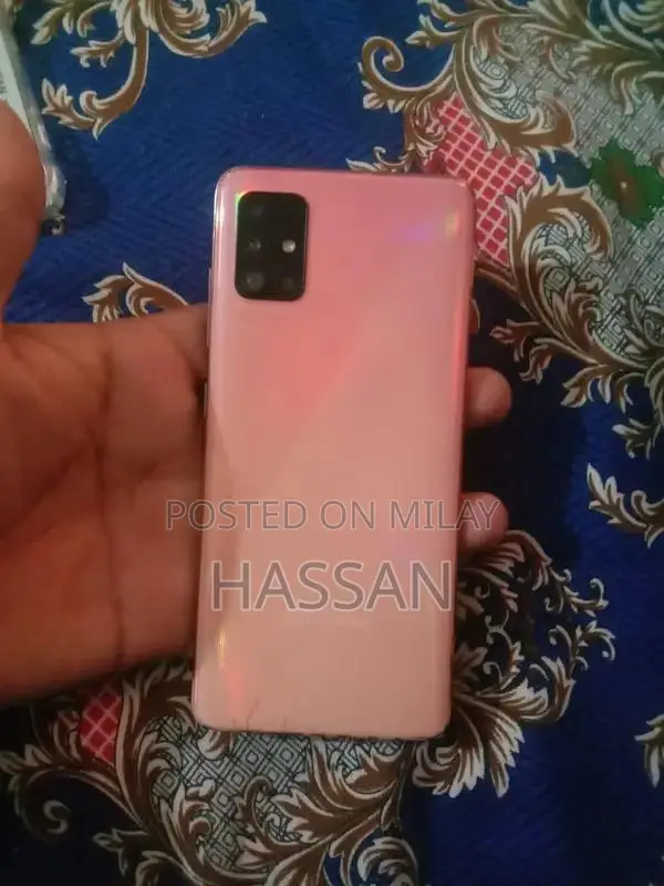 Samsung Smartphone with Dual SIM and Large Storage