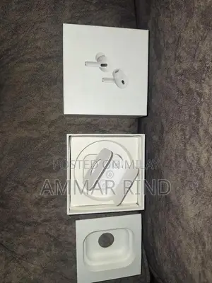 Apple AirPods 2nd Gen Right Earbud with Charging Case