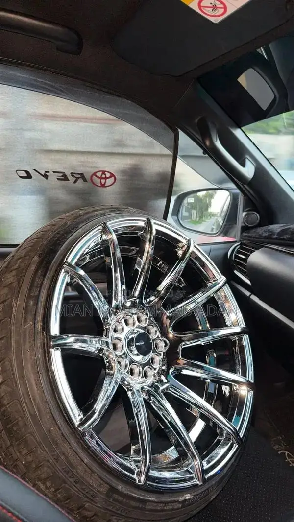 17-inch Chrome North Wheels with 205/40R17 Tires - Pristine Condition