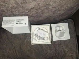 Apple AirPods 2nd Gen Right Earbud with Charging Case