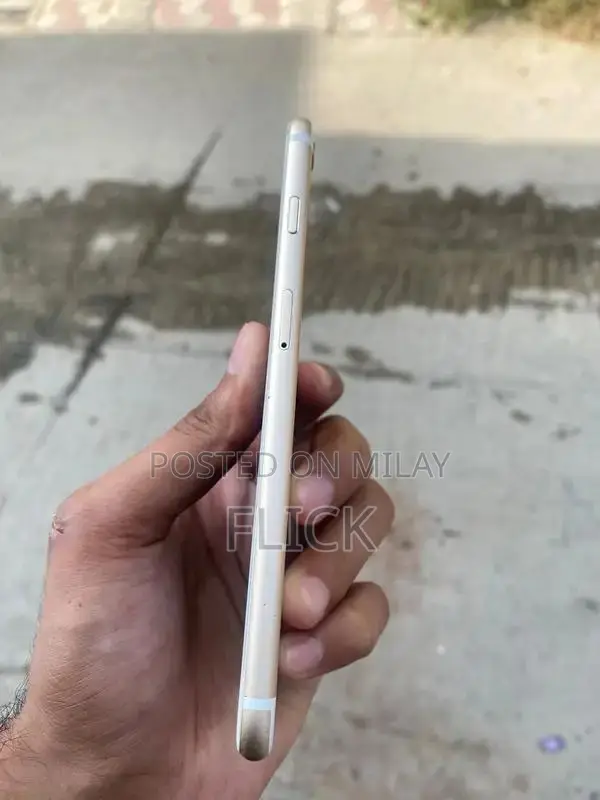 Apple iPhone 6s Plus - Refurbished Smartphone