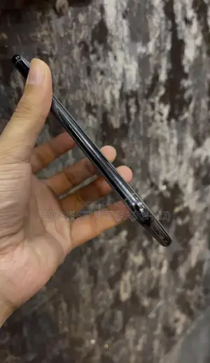 Apple iPhone 11 Pro Max - 64GB JV Smartphone