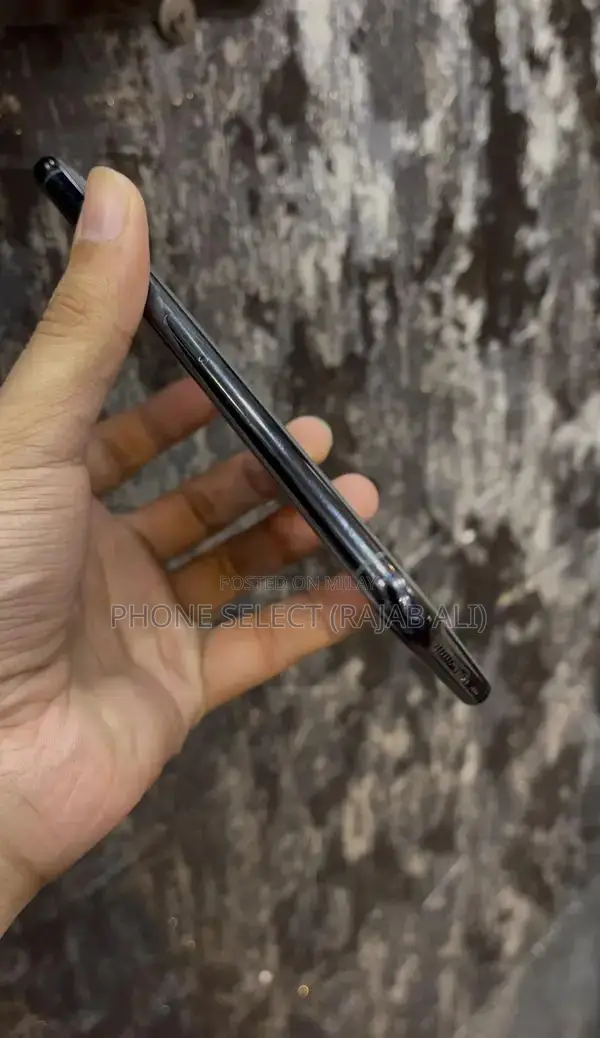 Apple iPhone 11 Pro Max - 64GB JV Smartphone